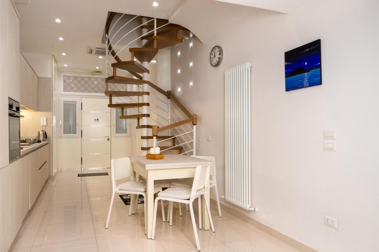 דירות נאפולי Centro Storico - Casa Con Wi-Fi E 4 Posti Letto In Via Dei Tribunali מראה חיצוני תמונה